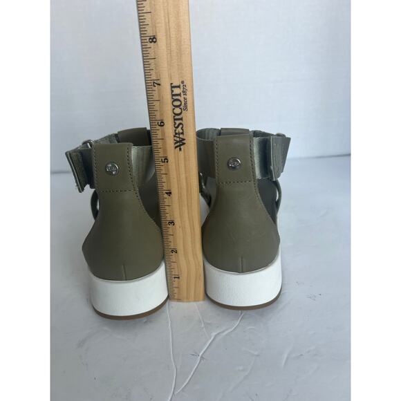 NWOT UGG Women's Eeba Gladiator Green and White Leather Hook and Loop Sandal 7 - Picture 9 of 11